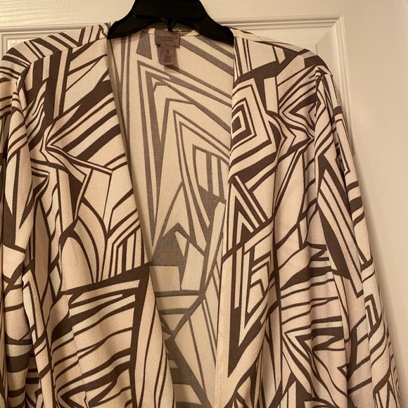 Easy wear by Chico’s woman’s top, size Chico’s 3, dark taupe & white - Picture 2 of 10
